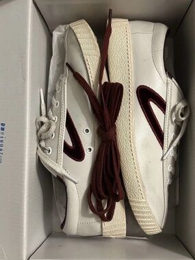 Tretorn White Sneakers with Burgundy Accents Size 7